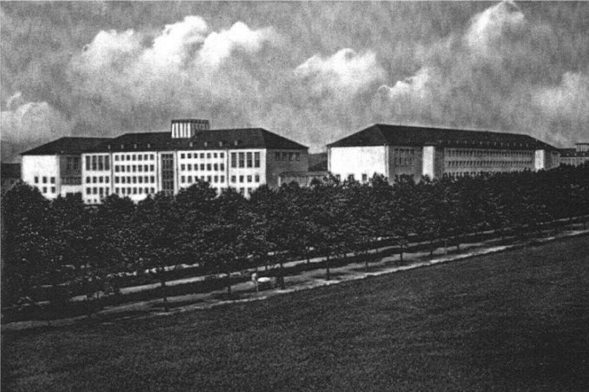 Heeres- und Luftnachrichtenschule seit 1934